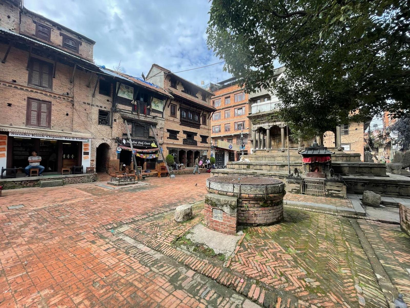 ホテル Patan Square - 2 Km From Patan Durbar Square エクステリア 写真